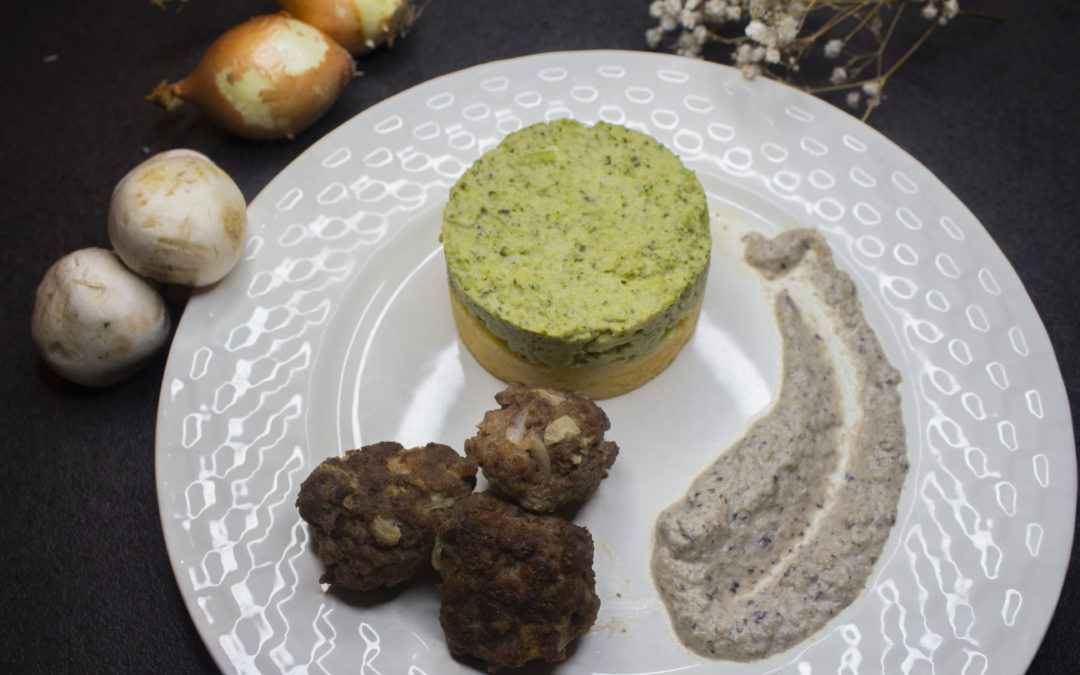 Boulette sauce forestière et timbale polenta purée de brocolis